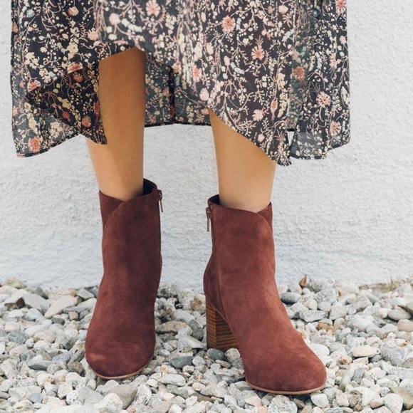 soludos venetian mid heel bootie